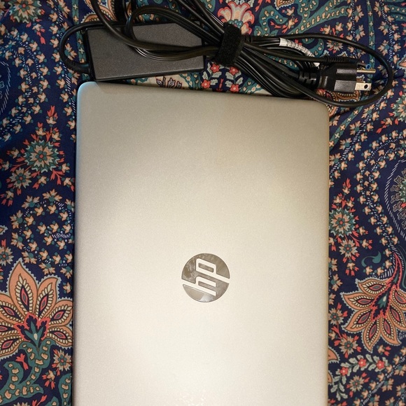 Selling My 14” HP Intel Laptop NEW* - Picture 2 of 3